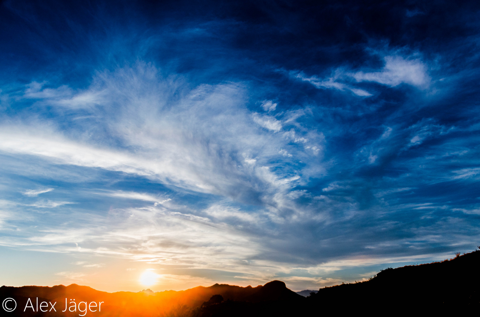 Sonnenuntergang mit spannendem Himmel