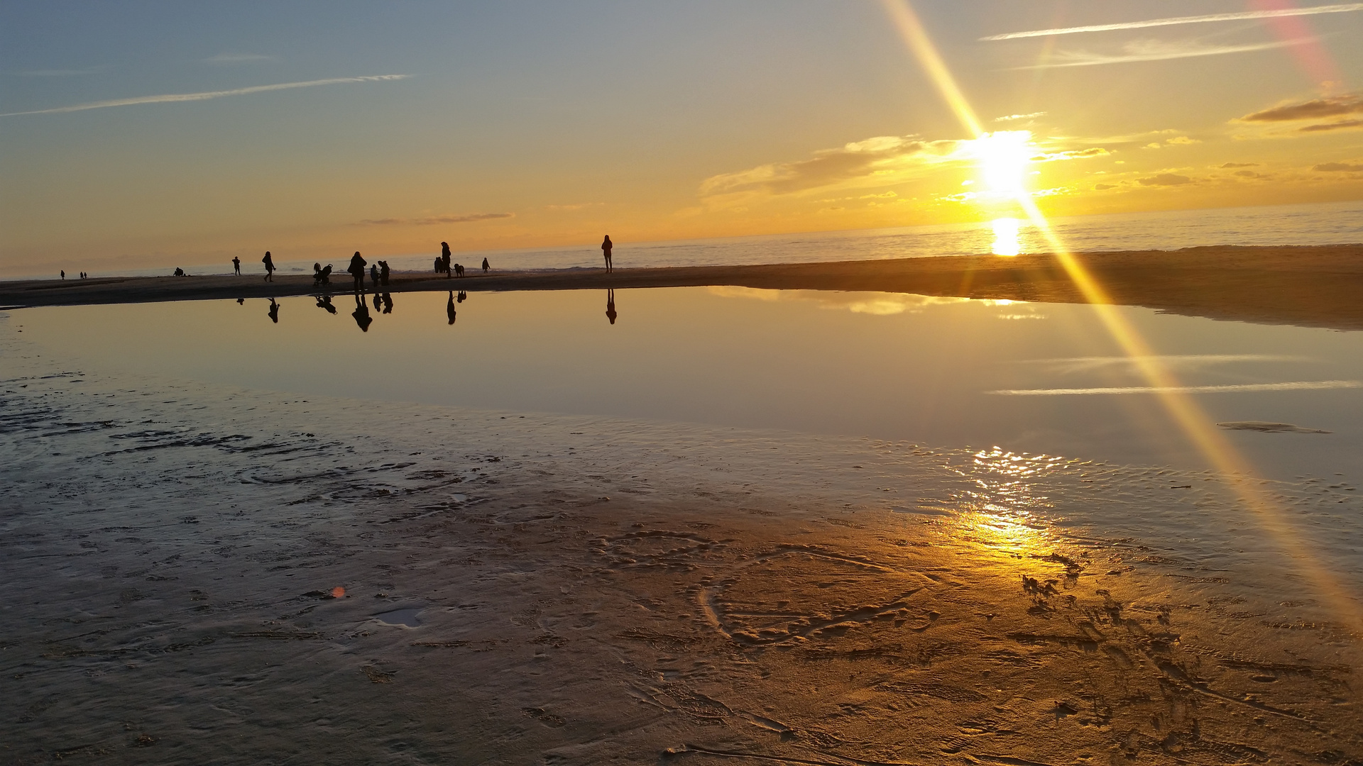 Sonnenuntergang mit Spiegelung