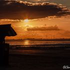 Sonnenuntergang mit Strandkorb