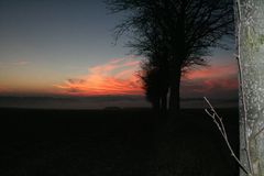 Sonnenuntergang mit Tal im Nebel