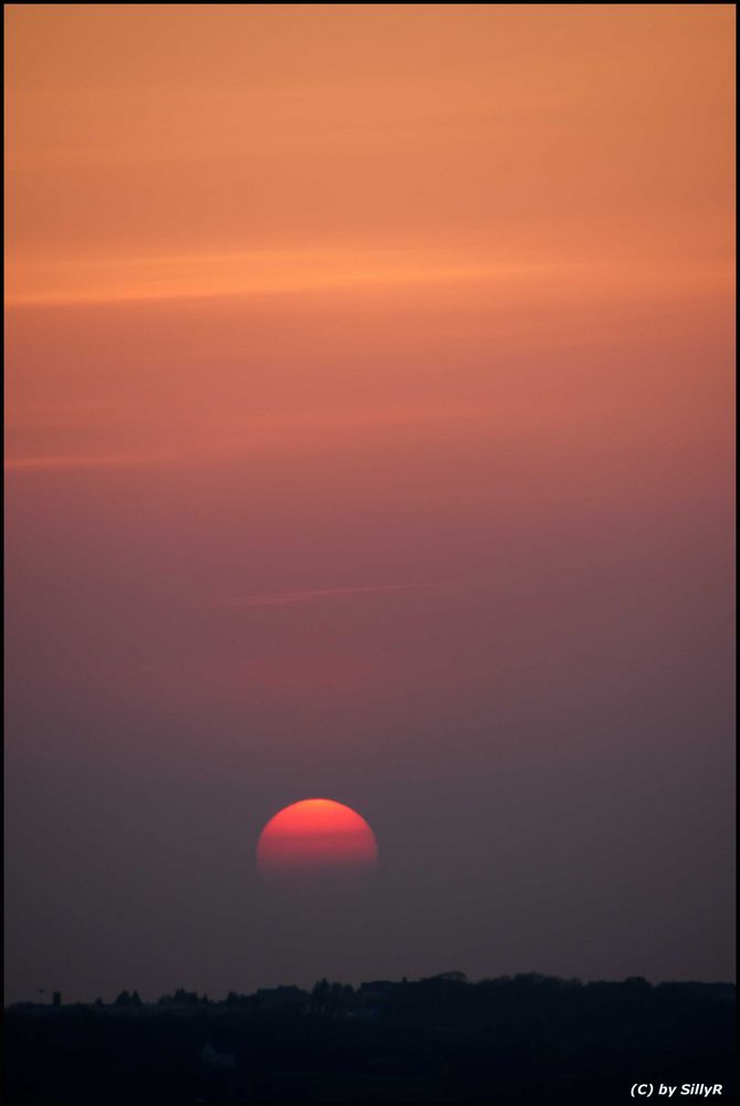 Sonnenuntergang mit Vulkanasche (?)