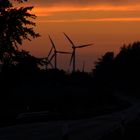 Sonnenuntergang mit Windmühlen .......