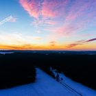 Sonnenuntergang mit Windräder am Horizont