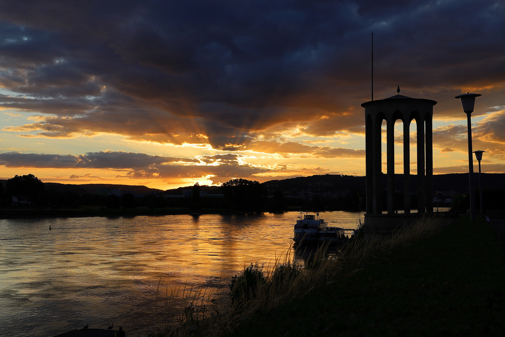 Sonnenuntergang mit Wolken