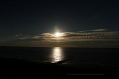 Sonnenuntergang mit Wolken in Domburg