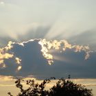 Sonnenuntergang mit Wolkenspiel