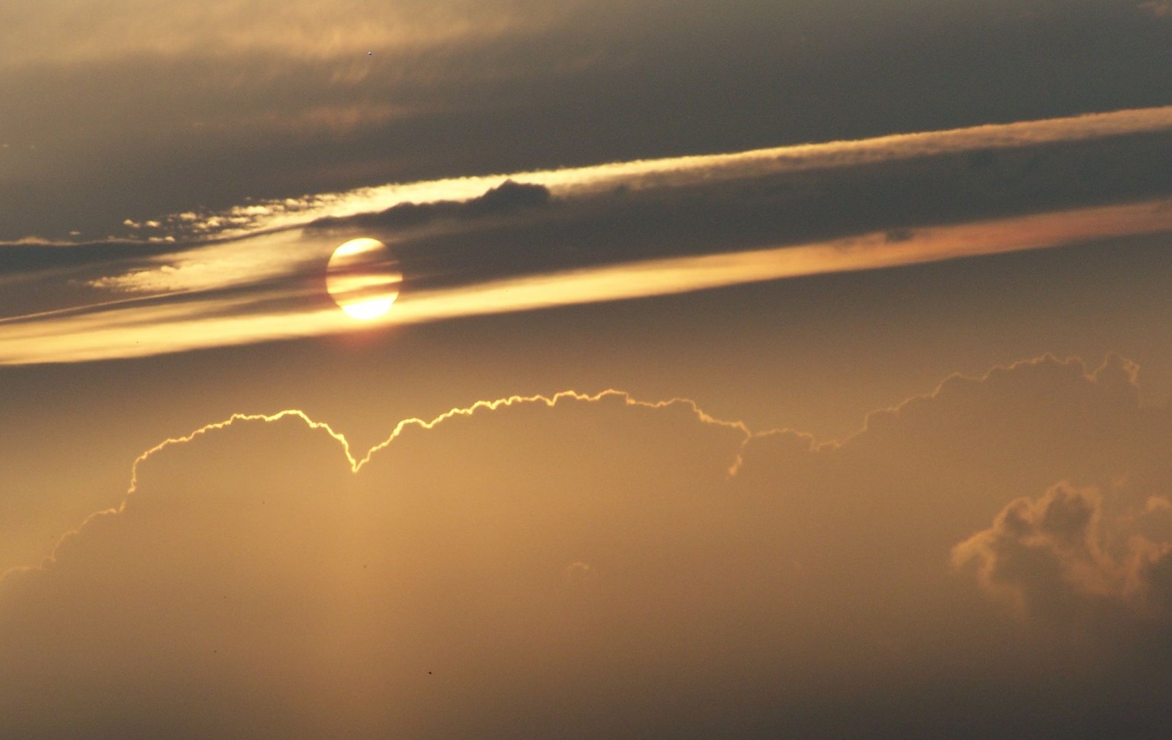 Sonnenuntergang nach dem Gewitter