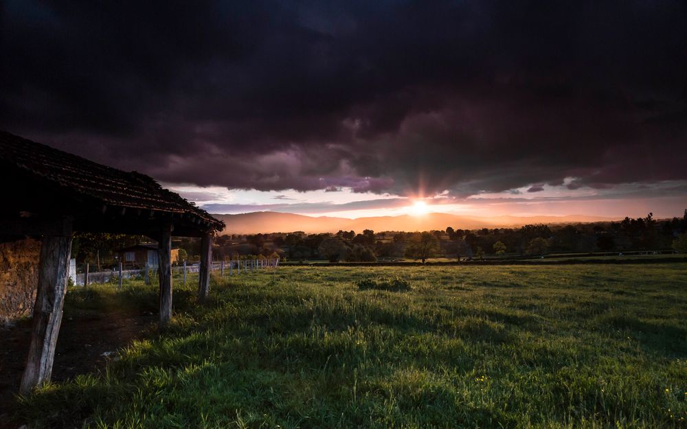 Sonnenuntergang nach dem Gewitter