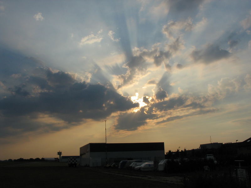 Sonnenuntergang nach einem Flugtag