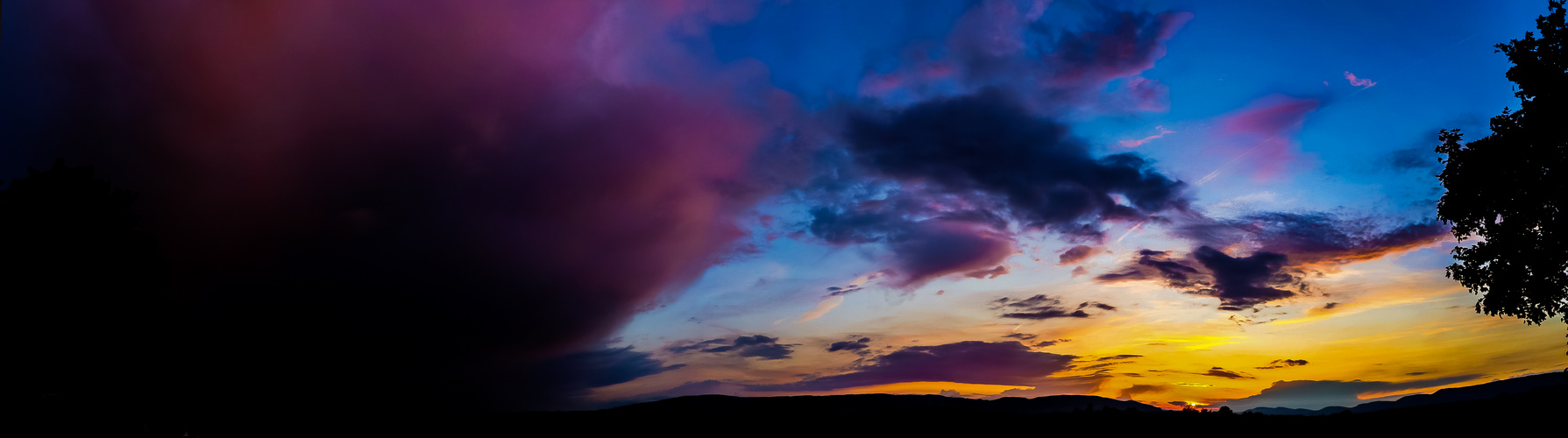 Sonnenuntergang nach einem Gewitter