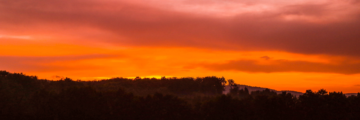 Sonnenuntergang nach einem Gewitter