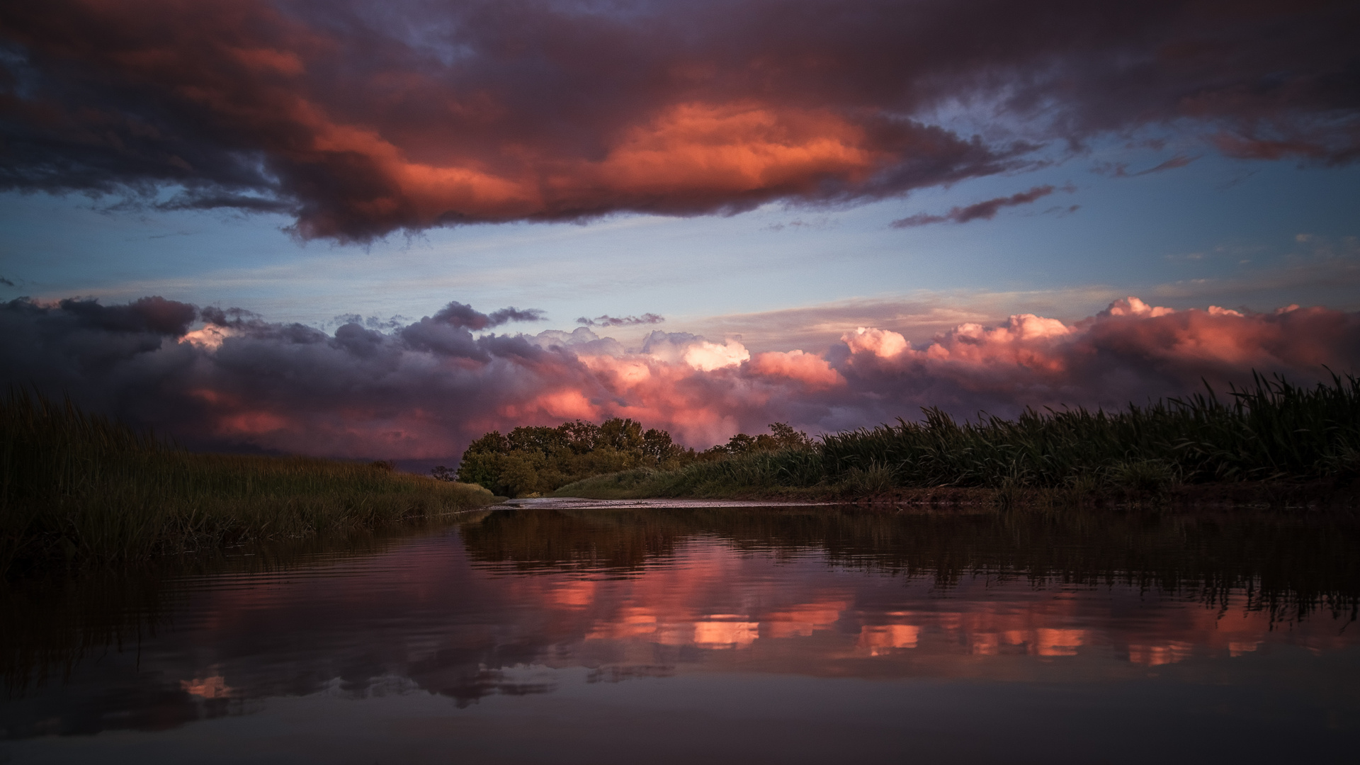 Sonnenuntergang nach einem Gewitter 