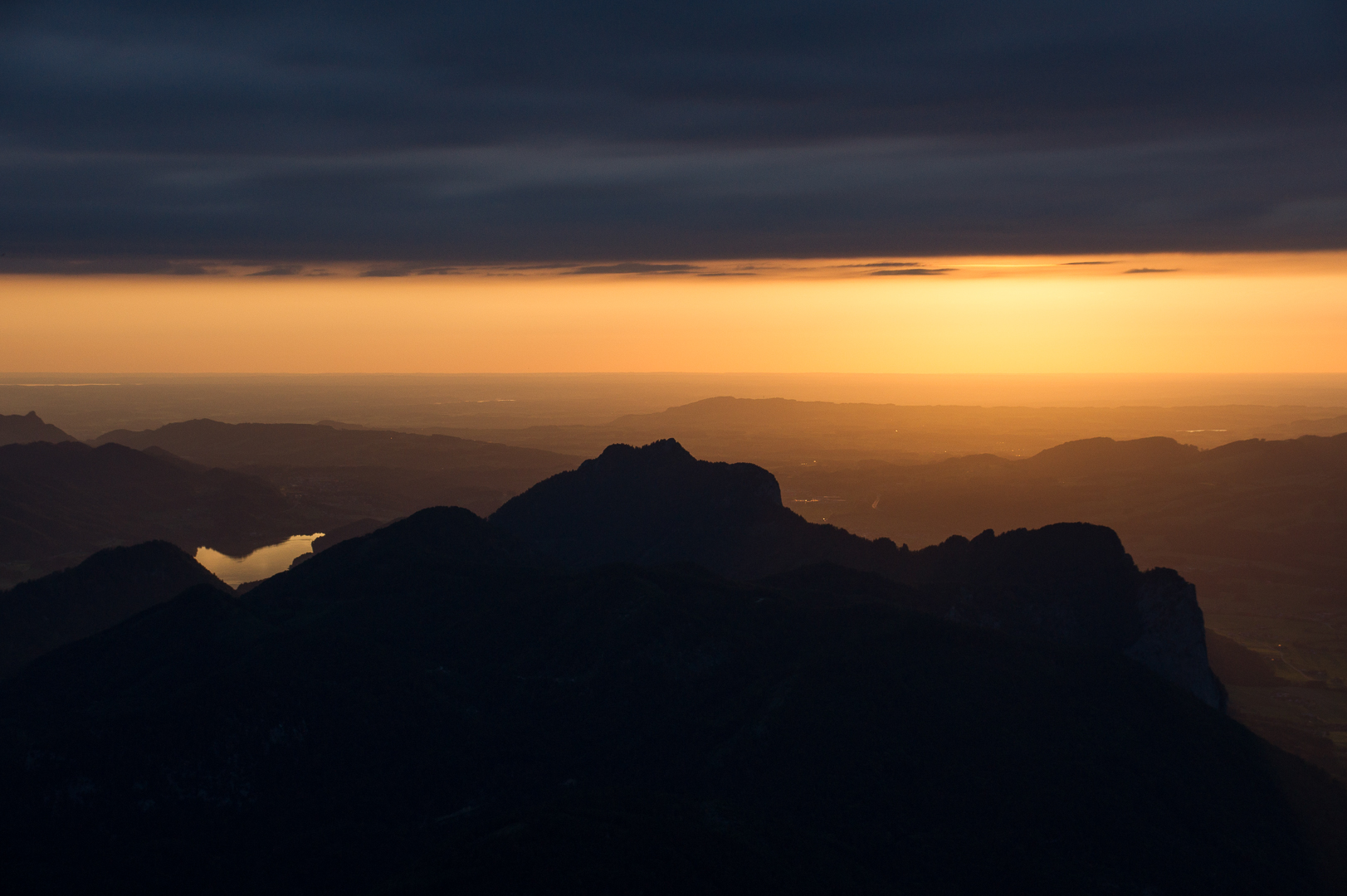 Sonnenuntergang nach einem sehr grauen Tag