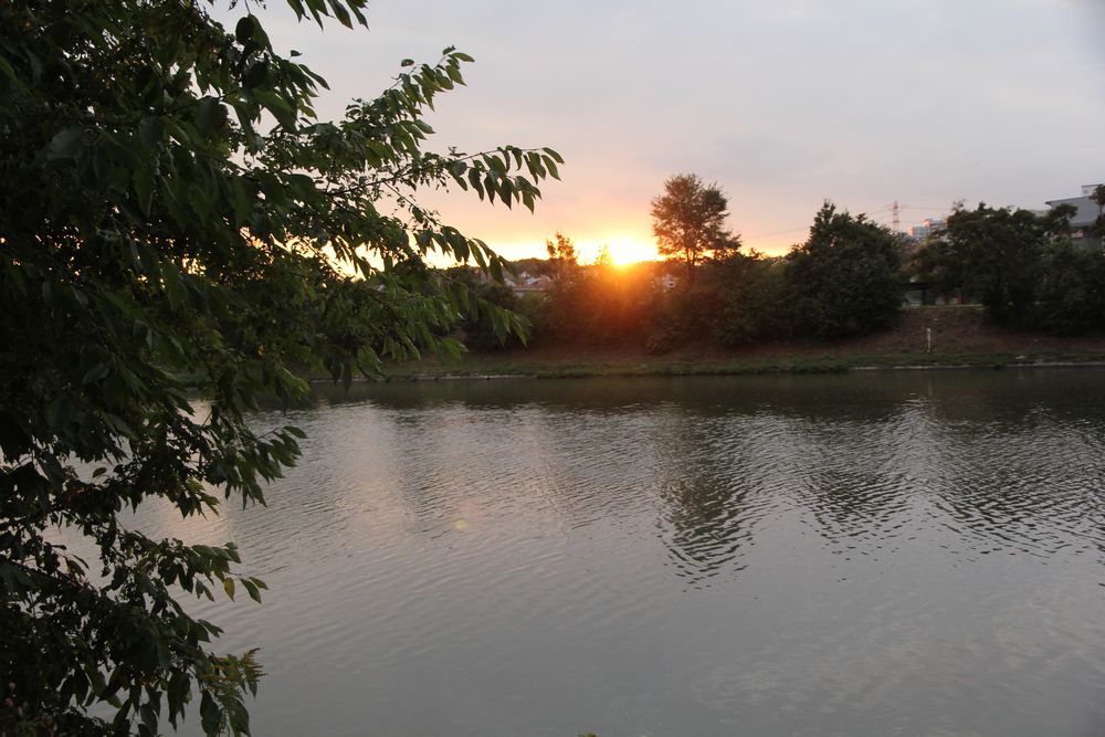 Sonnenuntergang nach einem trüben Tag