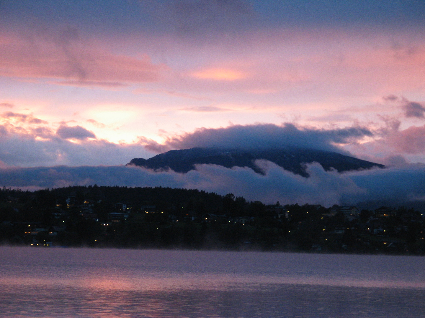 Sonnenuntergang nach einem verregneten Tag