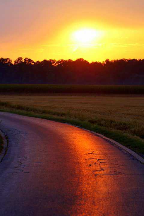 Sonnenuntergang nach Gewitter