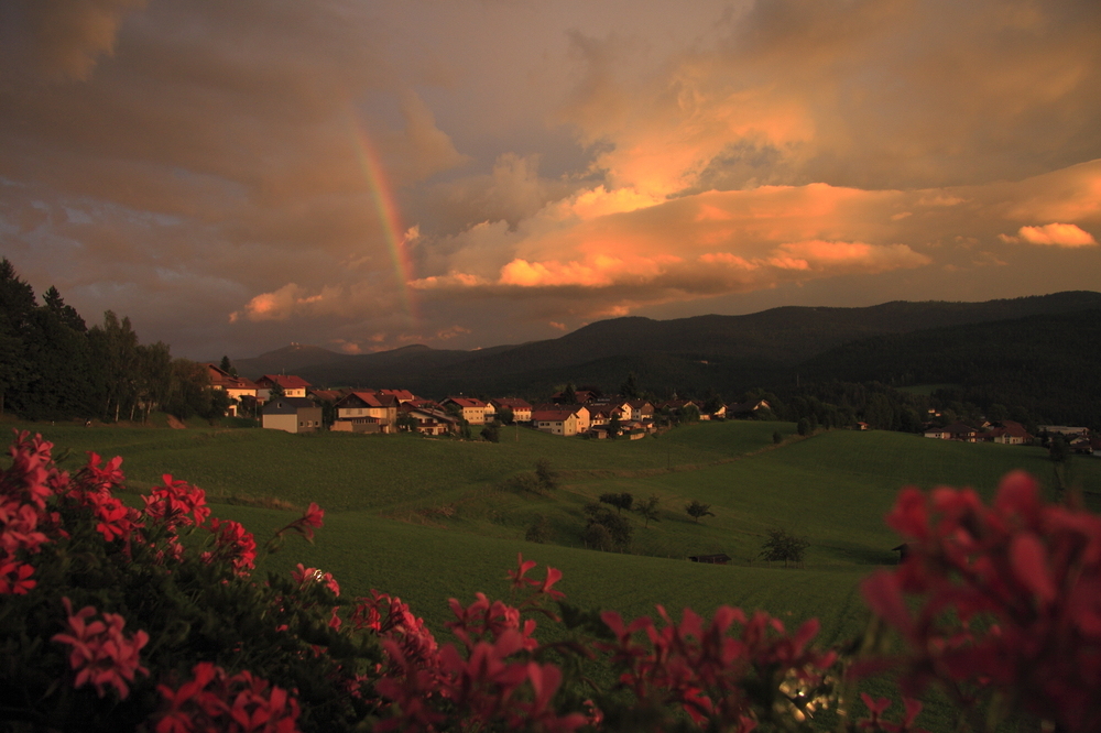 Sonnenuntergang nach Regenschauer am Arber