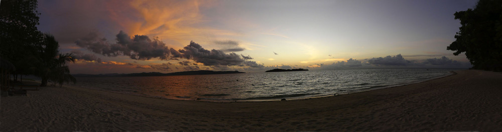Sonnenuntergang Panorama auf Gangga Island (Indonesien)