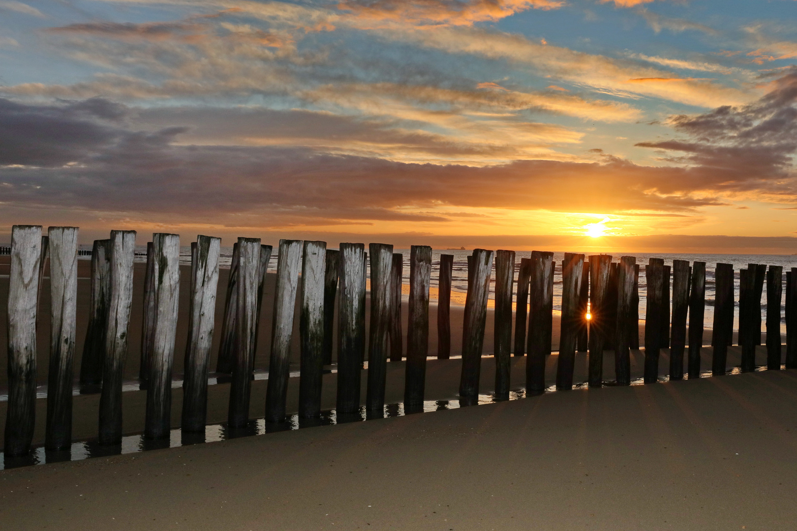 Sonnenuntergang Pfähle 2