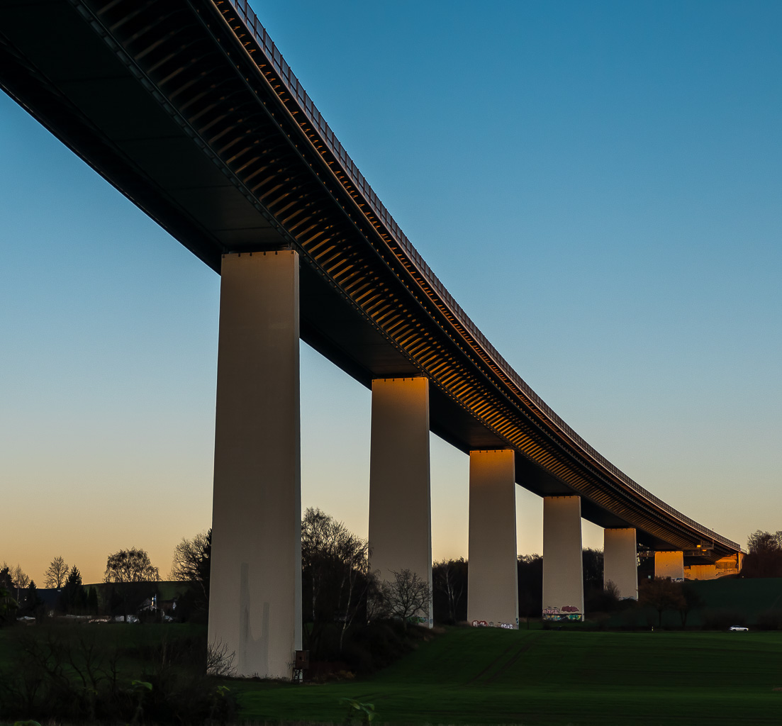 Sonnenuntergang Ruhrtalbrücke