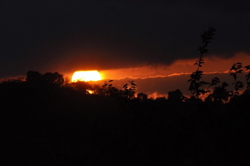 Sonnenuntergang trotz aufkommender Gewitterstimmung