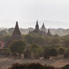 Sonnenuntergang über das Tempelfeld von Bagan