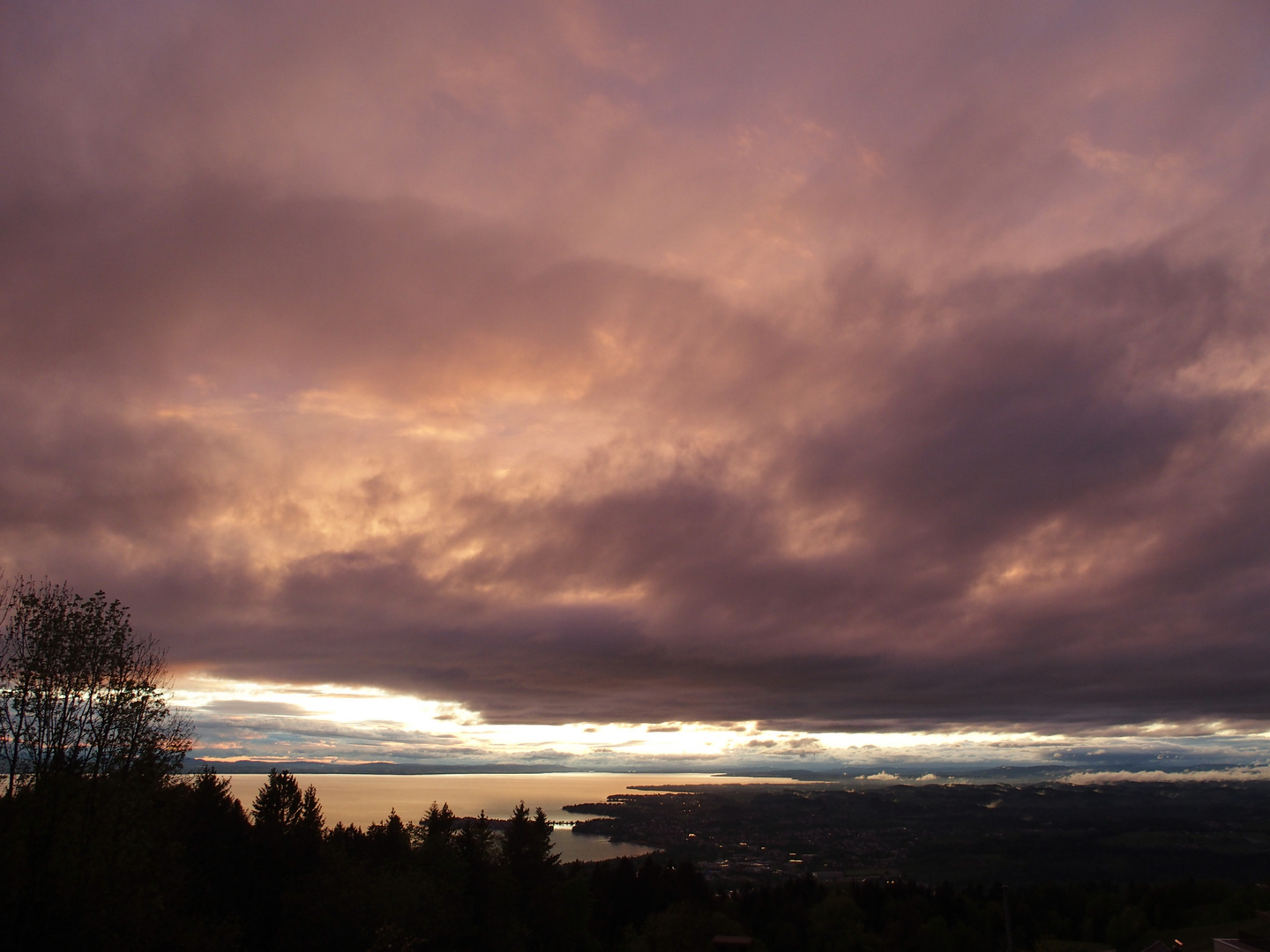 Sonnenuntergang über dem Bodensee Ausblick von Eichenberg