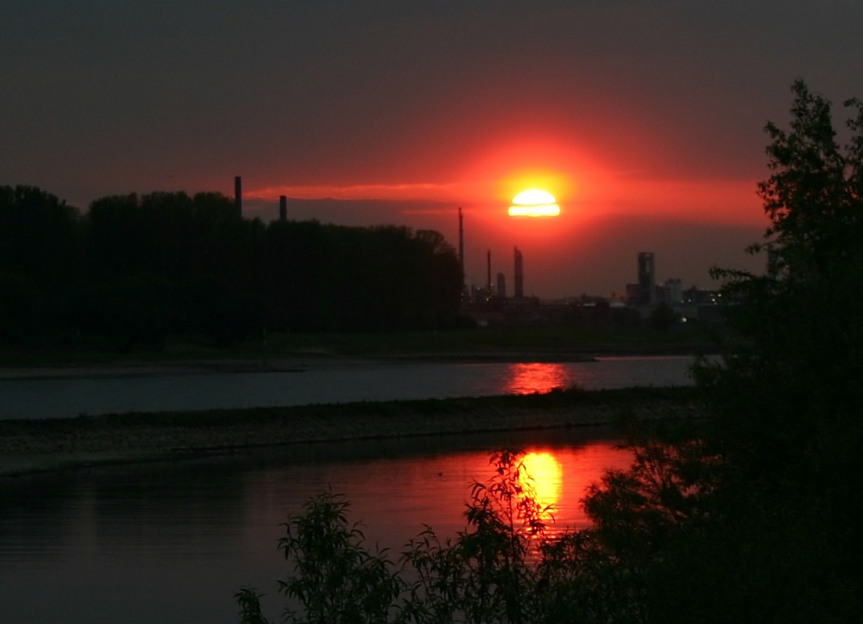 Sonnenuntergang über dem Chempark Dormagen I
