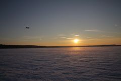 Sonnenuntergang über dem Flugfeld