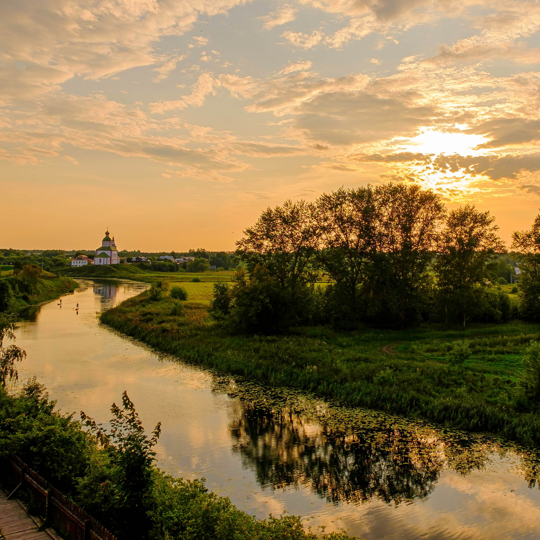 Sonnenuntergang über dem Fluss Kamenka (Suzdal) / Sunset over the river Kamenka (Suzdal)