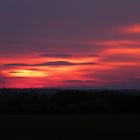 Sonnenuntergang über dem grünen Tal Thüringen.