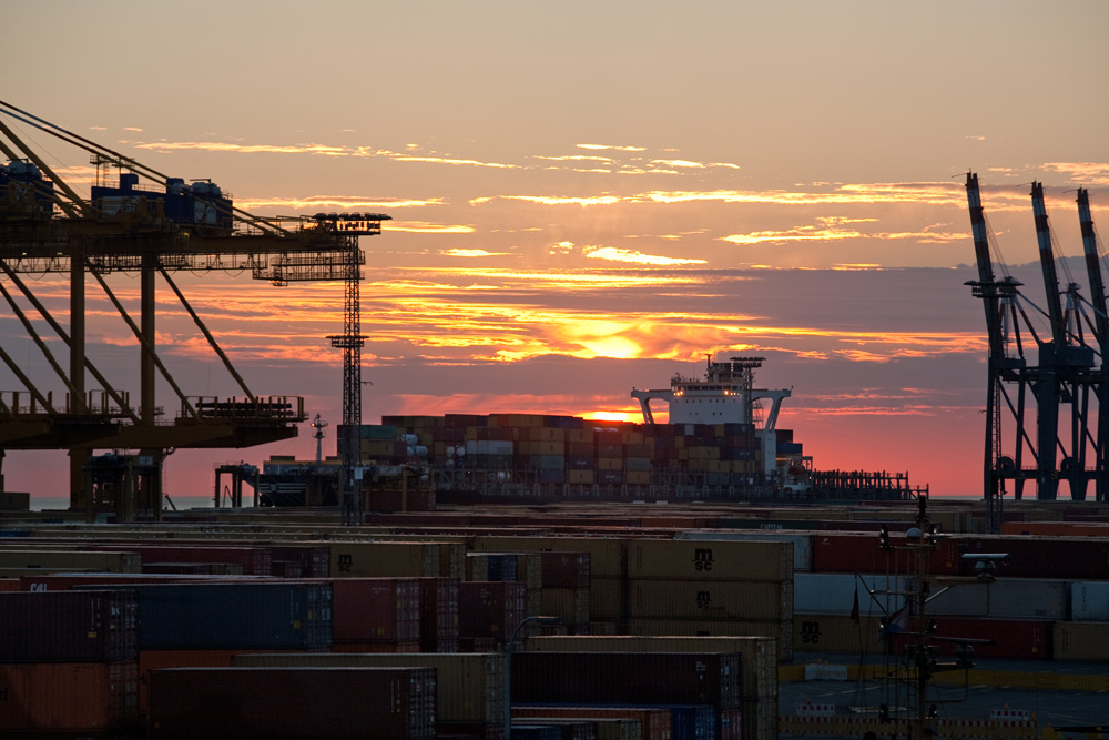 Sonnenuntergang über dem Hafen