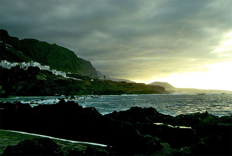 Sonnenuntergang über dem Hafen von Garachico