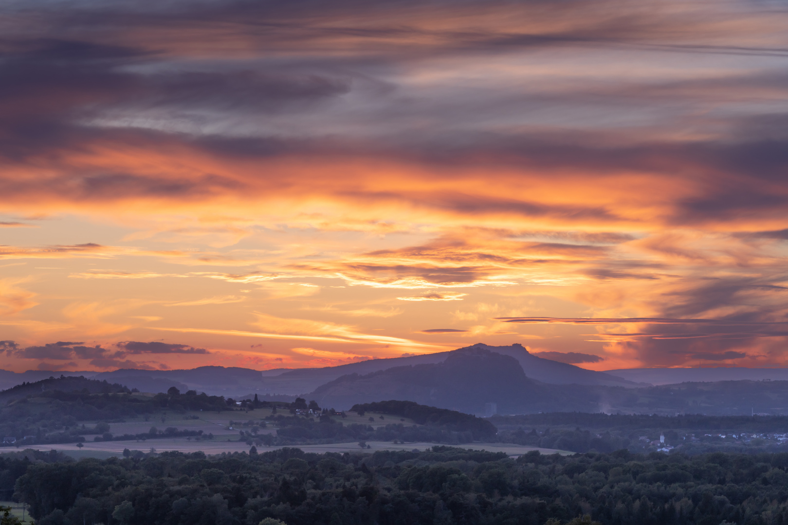 Sonnenuntergang über dem Hegau 