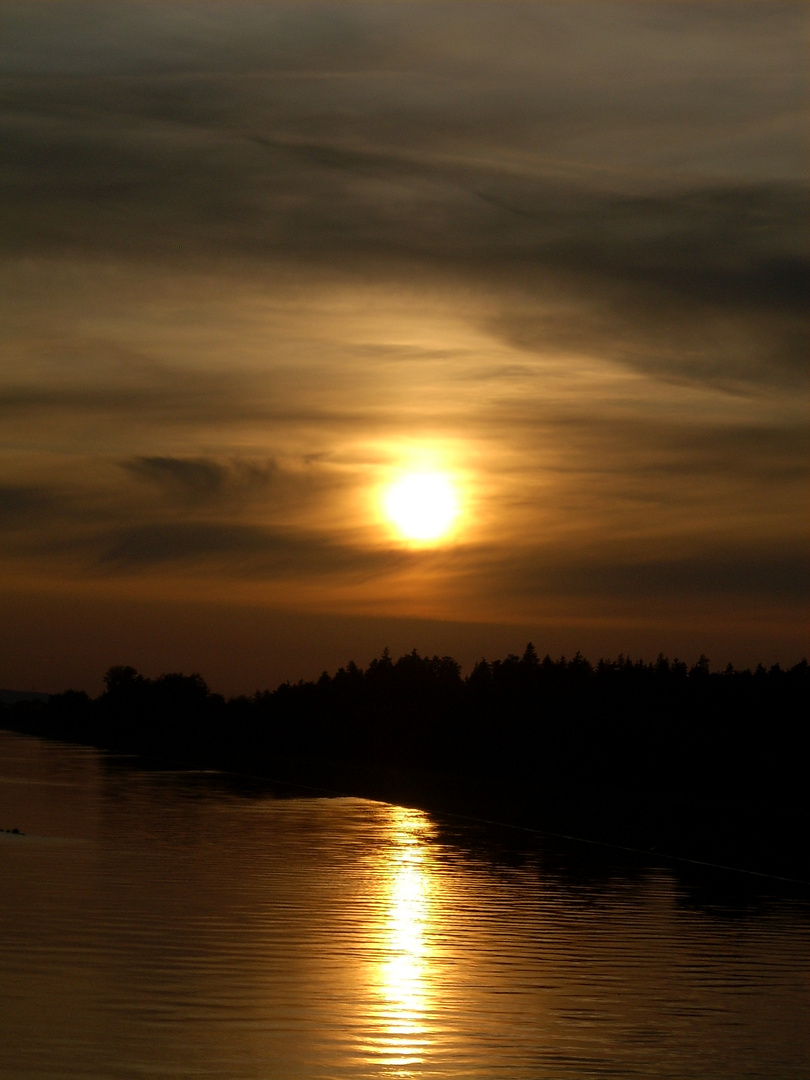 Sonnenuntergang über dem Innkanal