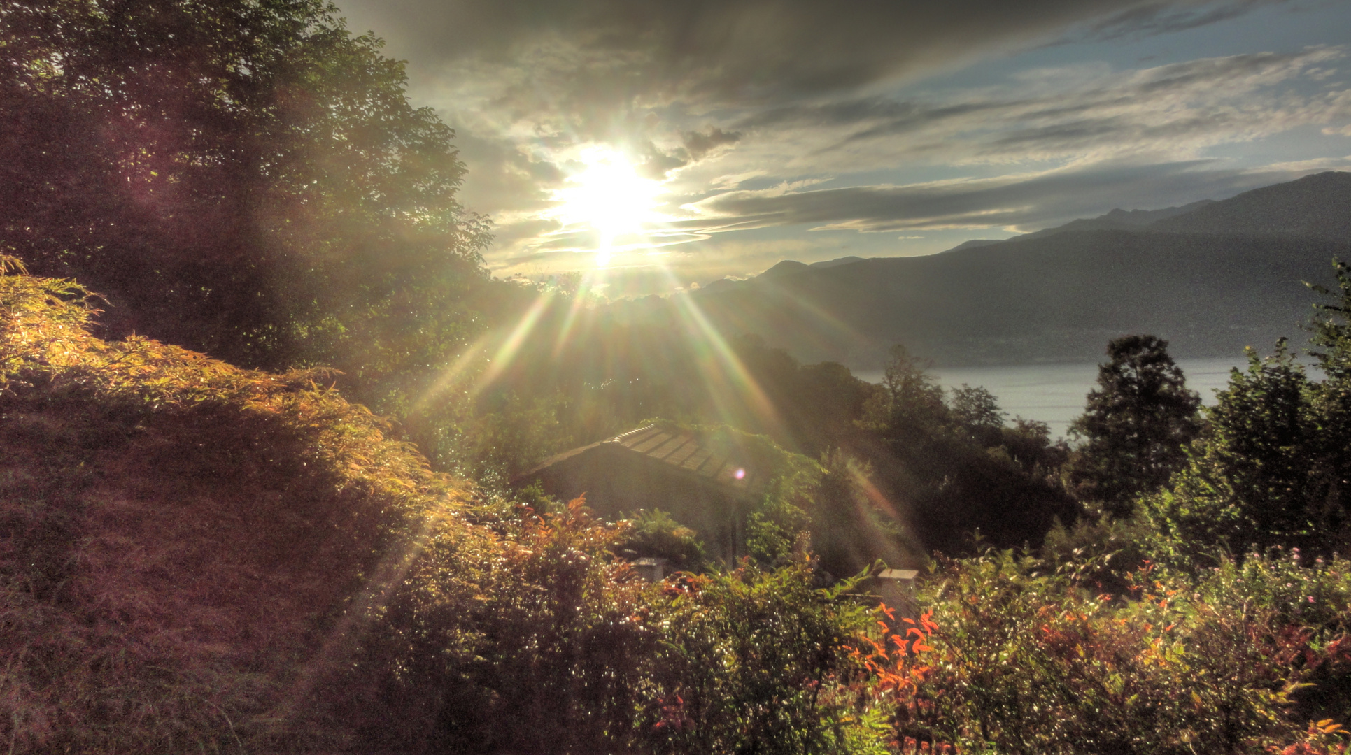 Sonnenuntergang über dem Lago Maggiore