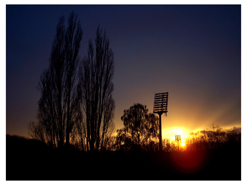 Sonnenuntergang über dem Ludwigsparkstadion