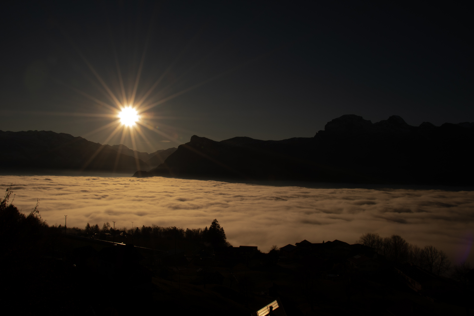 Sonnenuntergang über dem Nebelmeer