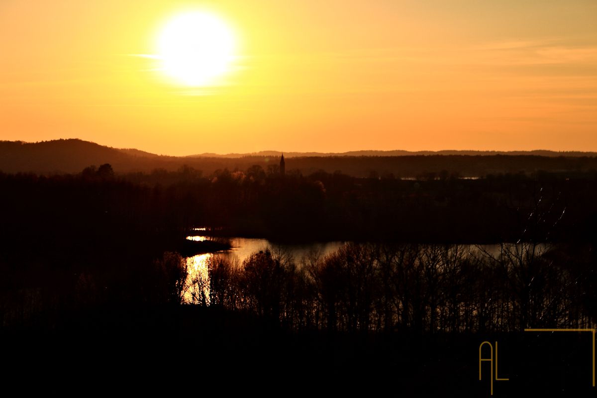 Sonnenuntergang über dem Ökodorf Brodowin