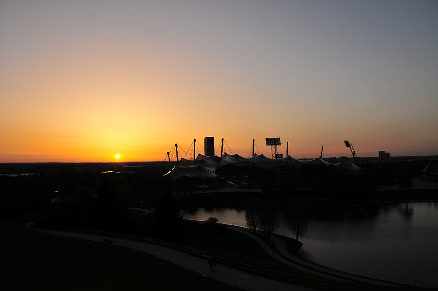 Sonnenuntergang über dem Olympiapark