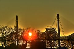 Sonnenuntergang über dem Olympiastadion