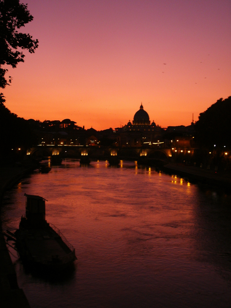 Sonnenuntergang über dem Petersdom