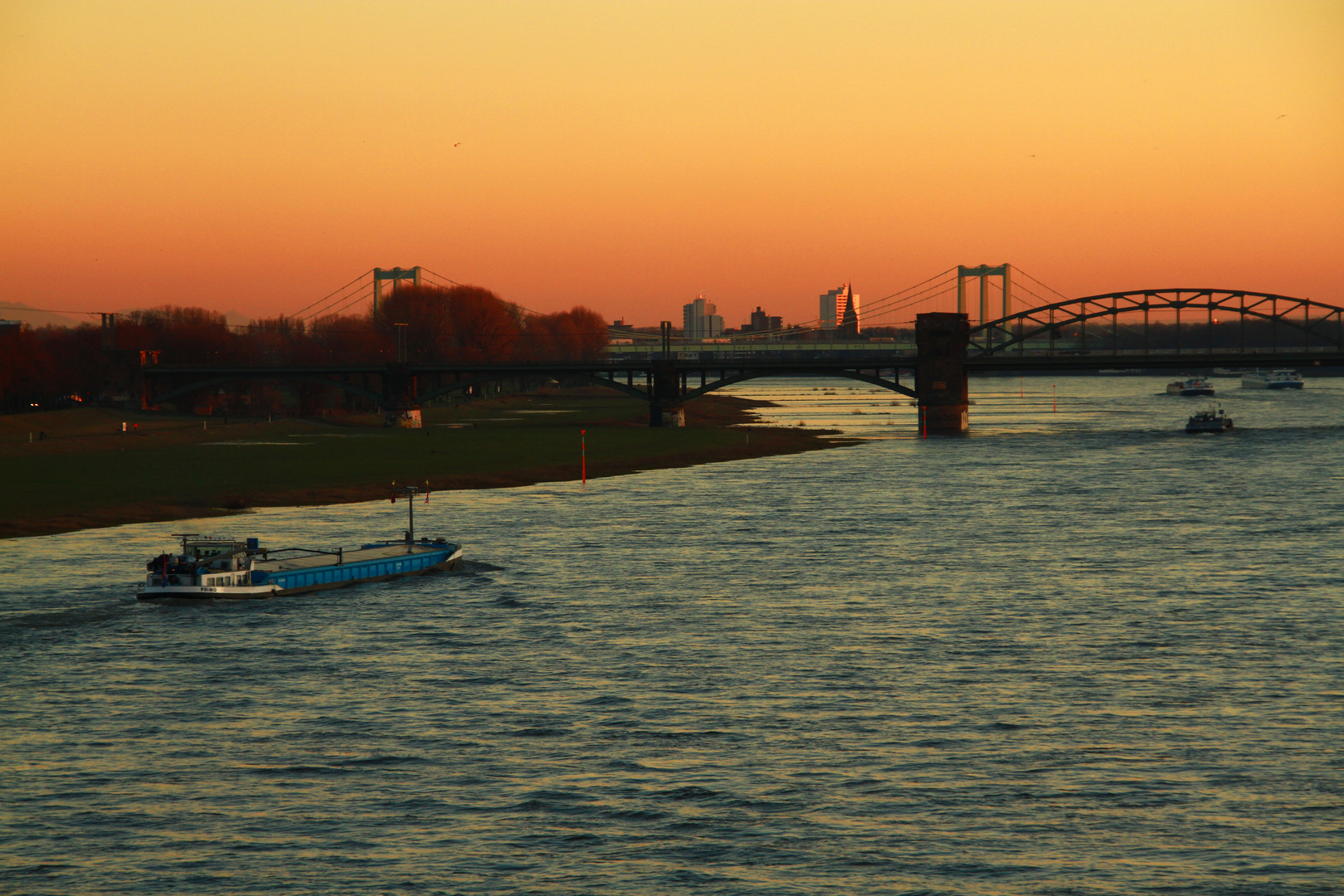 Sonnenuntergang über dem Rhein 2