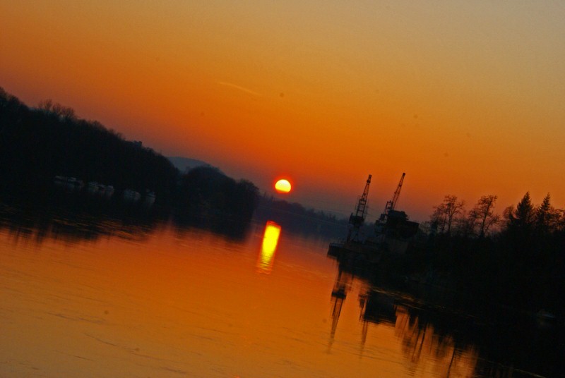 Sonnenuntergang über dem Rhein 2