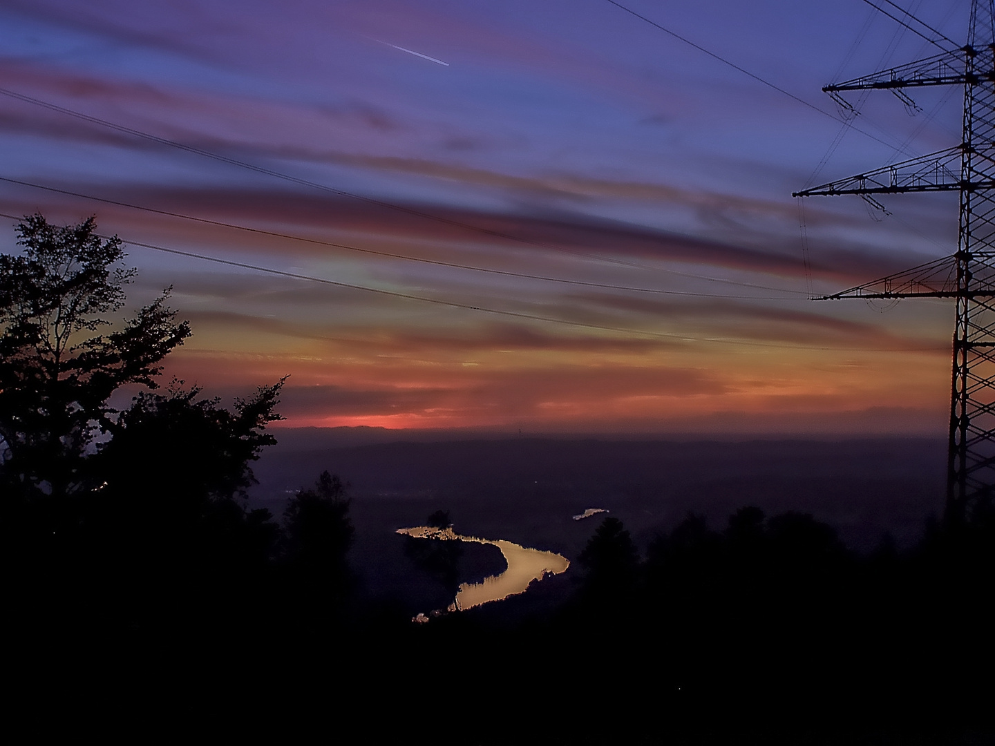 Sonnenuntergang über dem Rhein