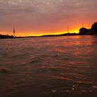 Sonnenuntergang über dem Rhein 