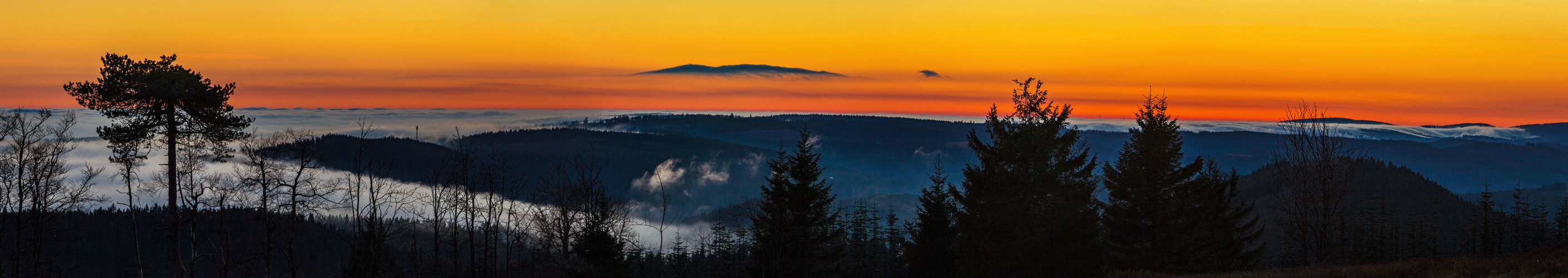 Sonnenuntergang über dem Rothaargebirge