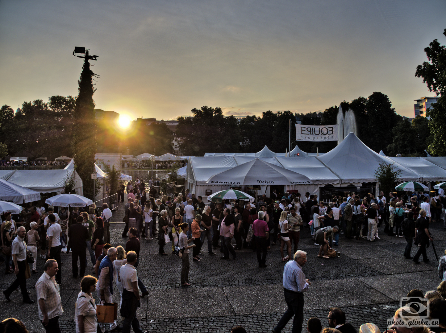 Sonnenuntergang über dem Stuttgarter Sommerfest