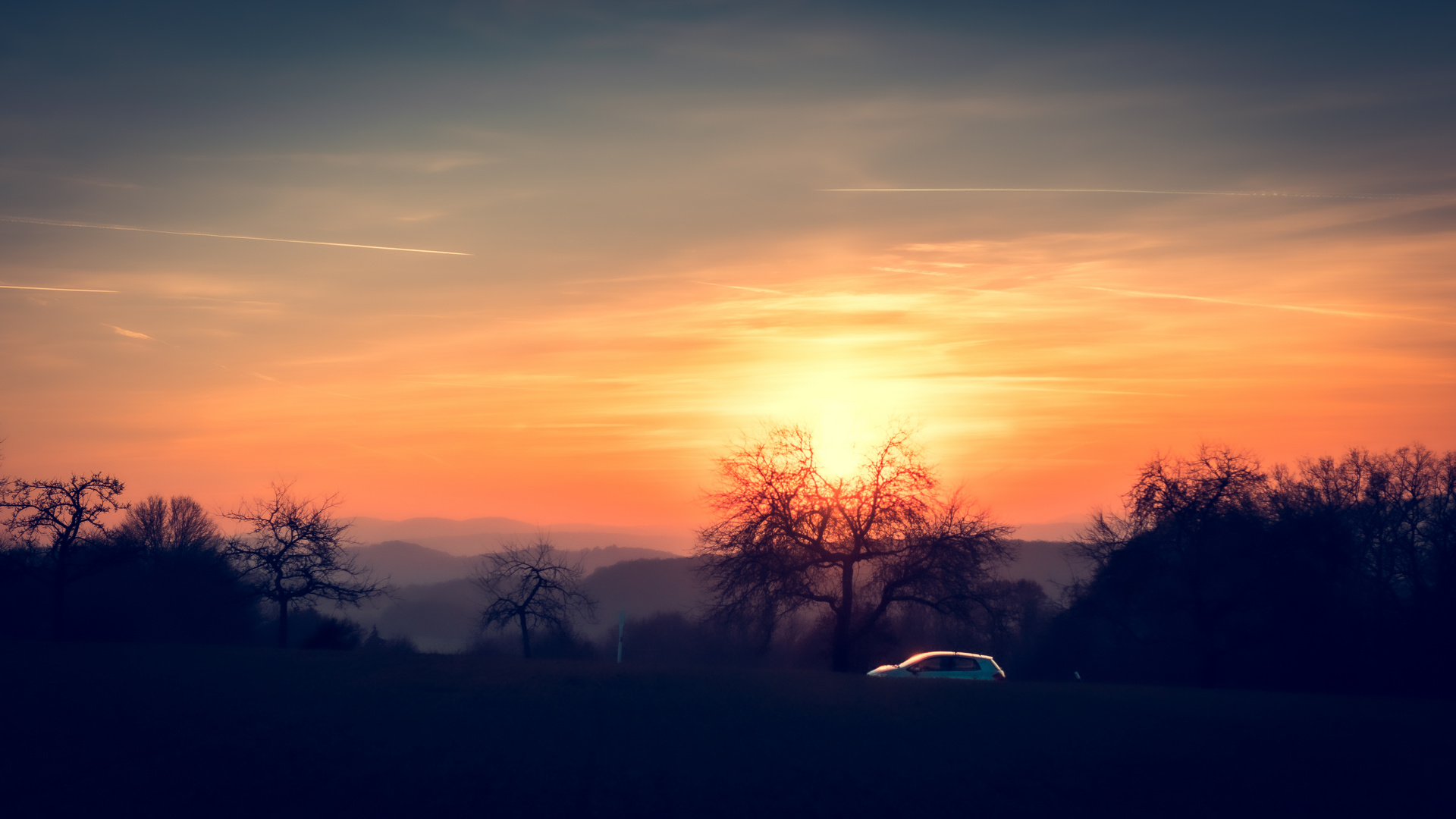 Sonnenuntergang über dem Tannenberg in Marburg