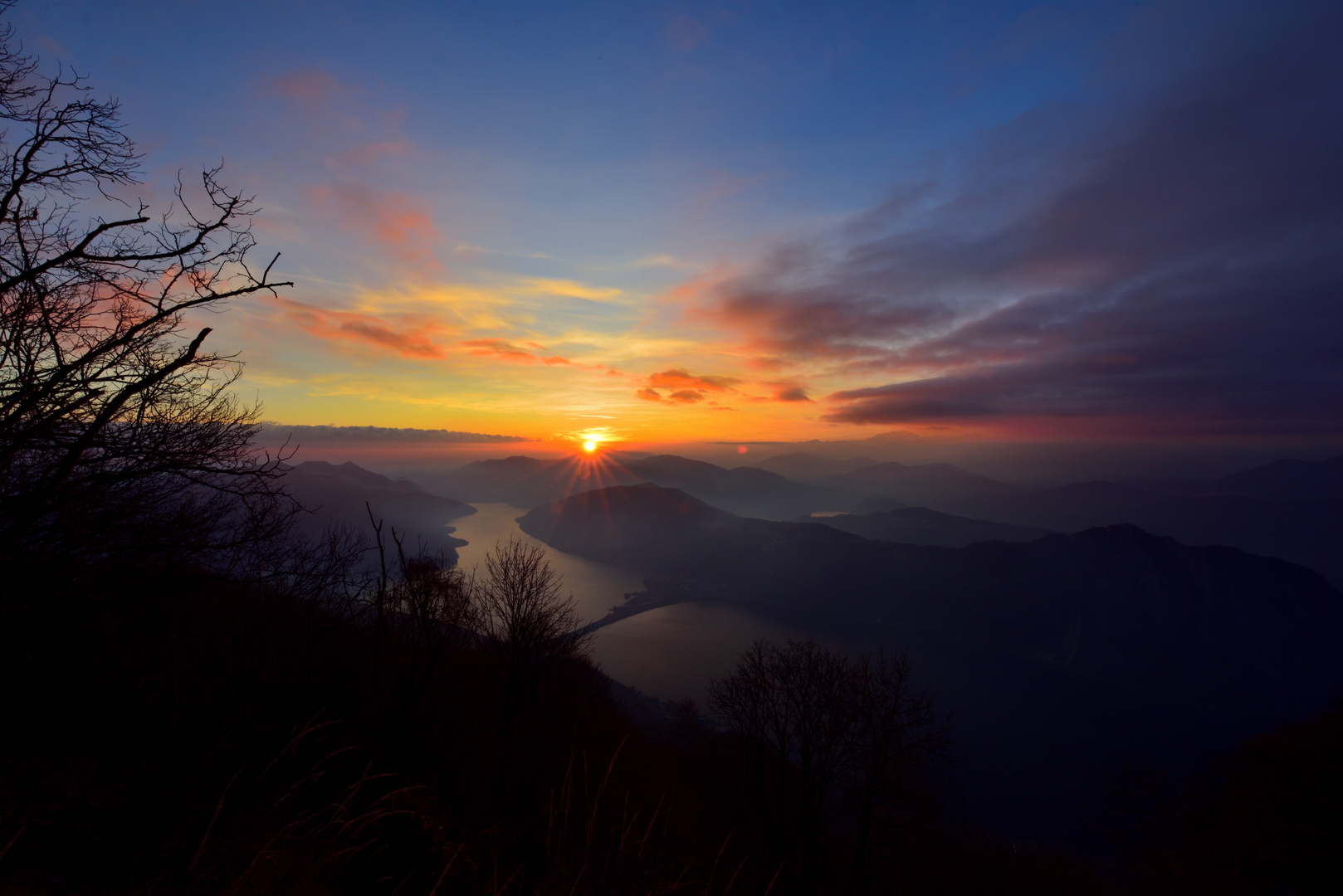 Sonnenuntergang über dem Tessin